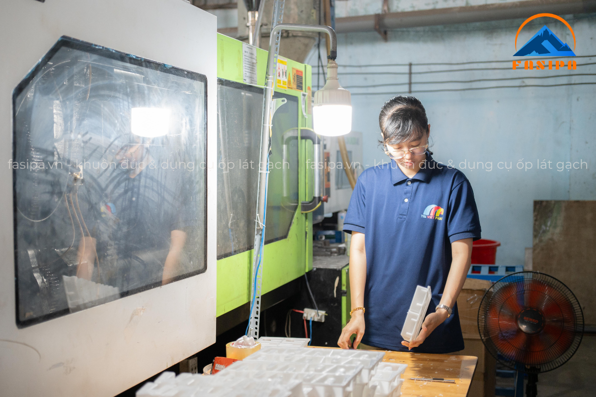 Bảo dưỡng khuôn đúc cục kê bê tông đúng cách